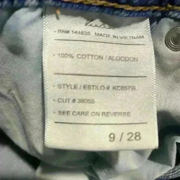 Mom Jeans - Picture 9 of 12